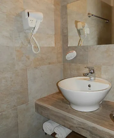 Hotel Axilleion 3*